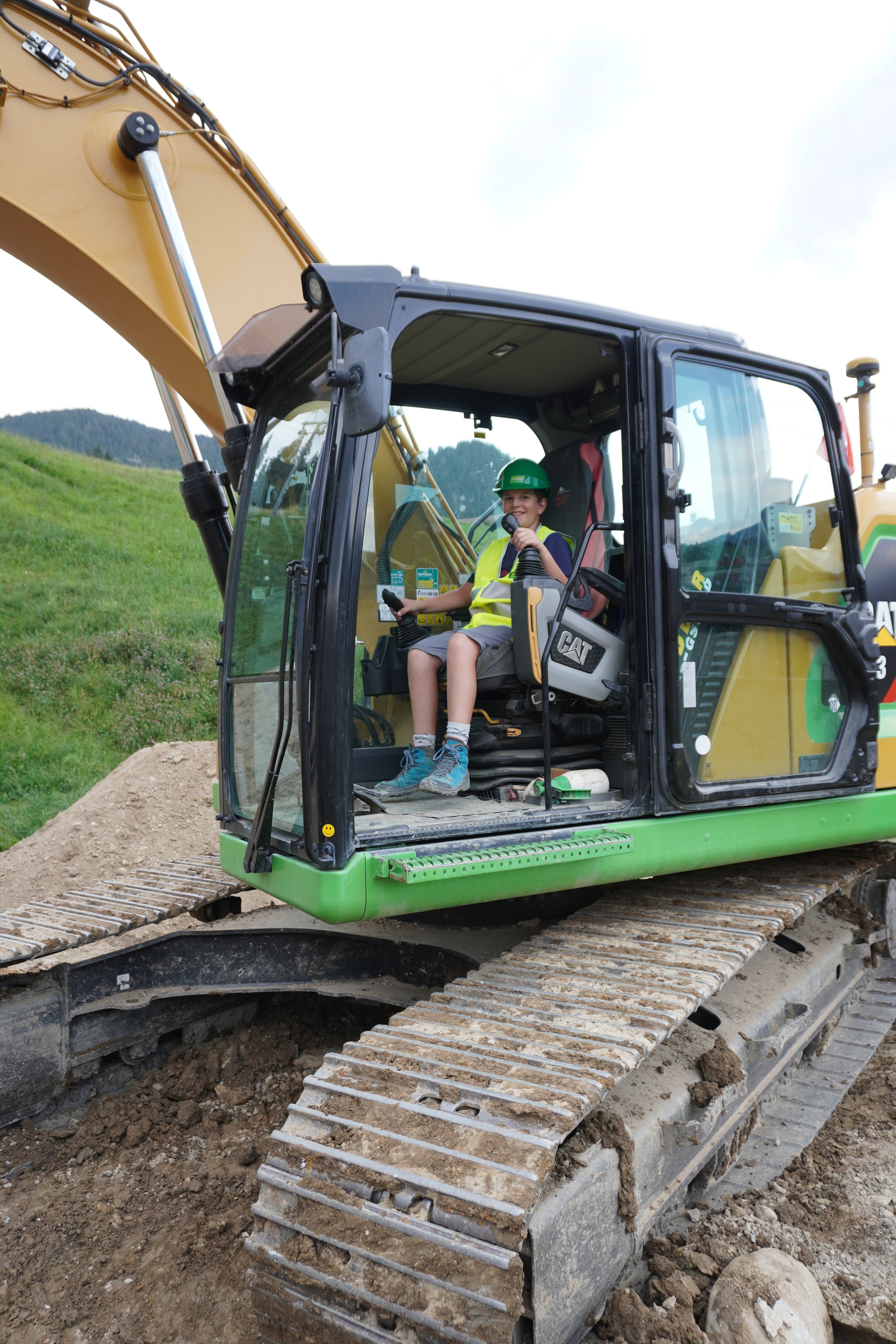 Baustelle mit Baumaschinen erleben